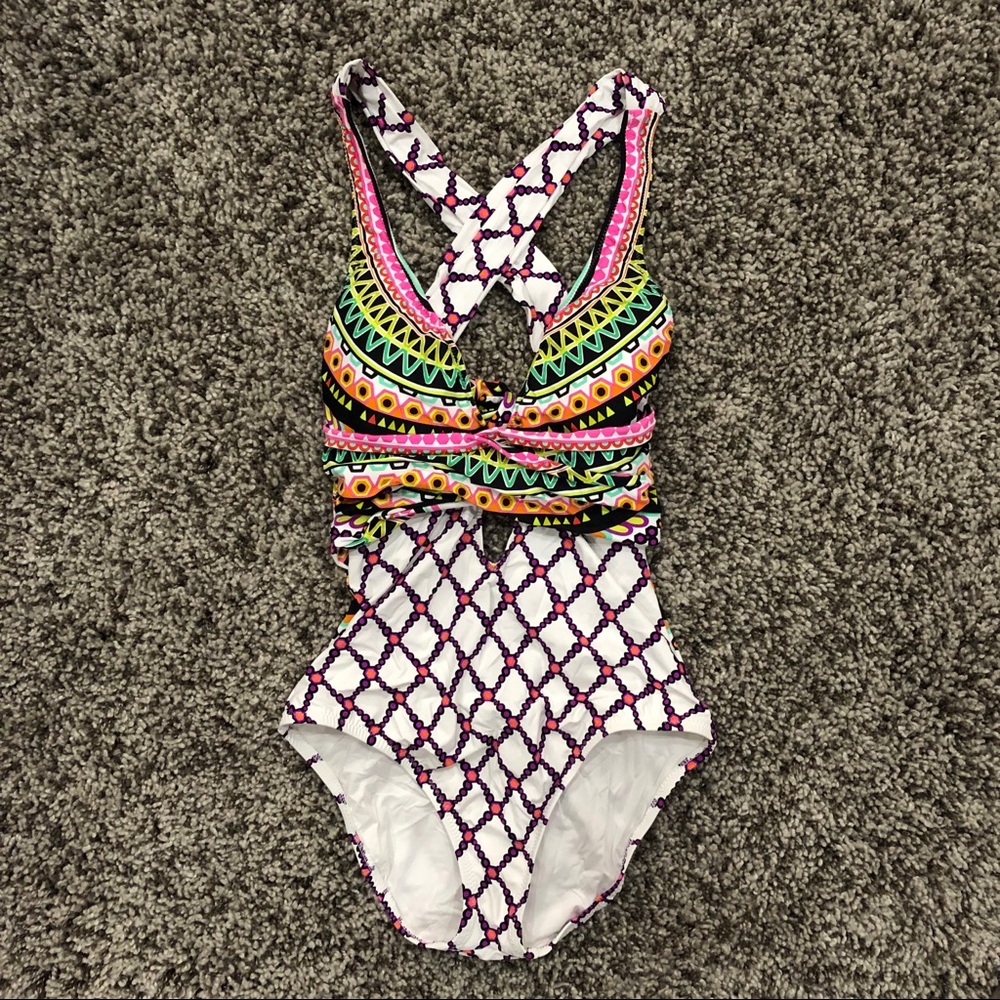 NWOT Trina Turk Keyhole One Piece Swimsuit: Size 6